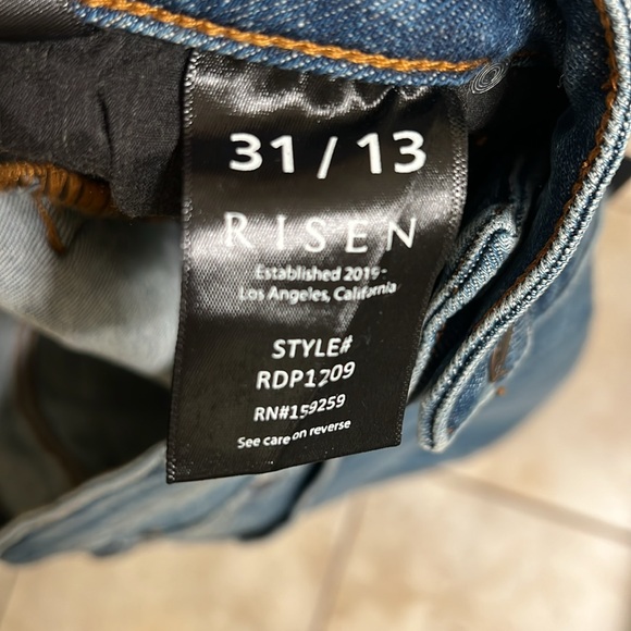 Women’s Risen Stylish Distressed Blue Jeans - Picture 10 of 10